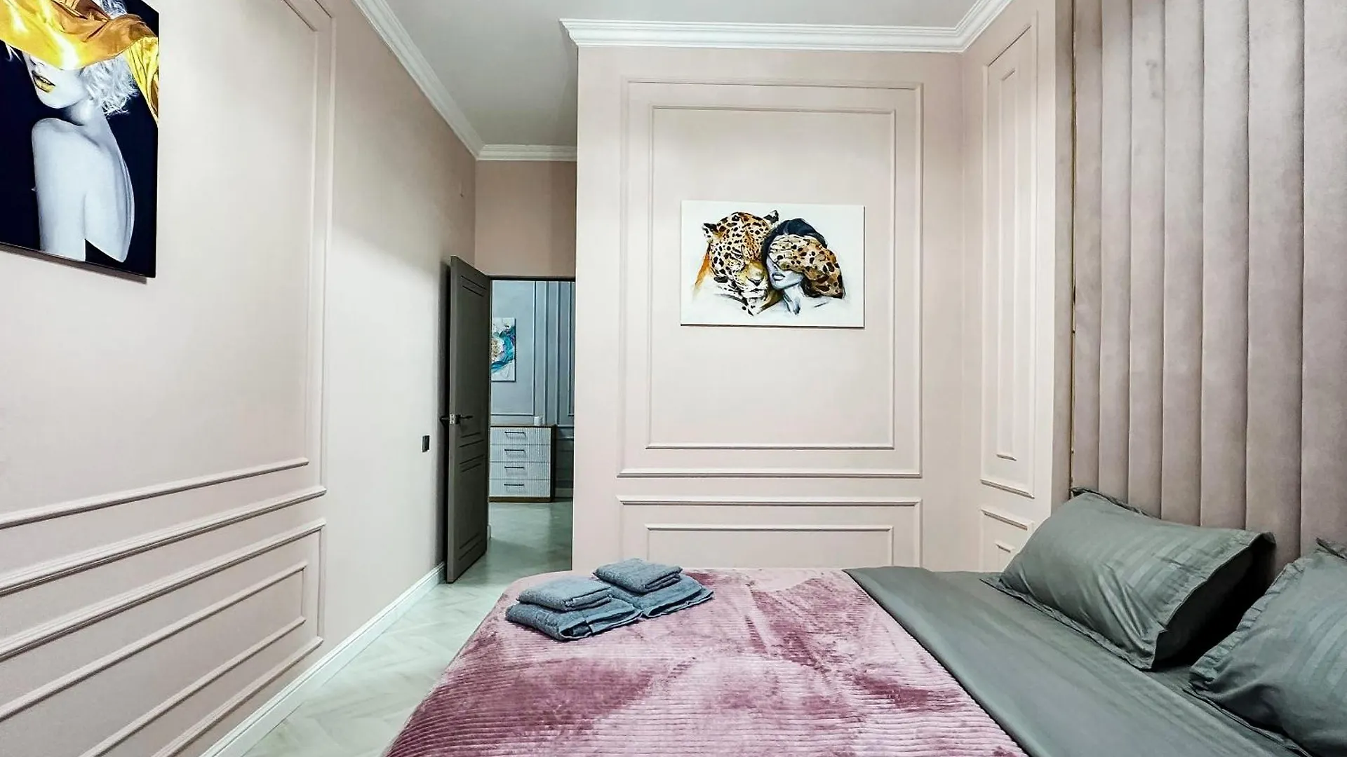 Turquoise Studio Two-Room In Almaty Apartment
